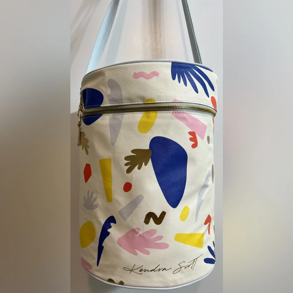 Kendra Scott Insulated Tote - Picture 14 of 16